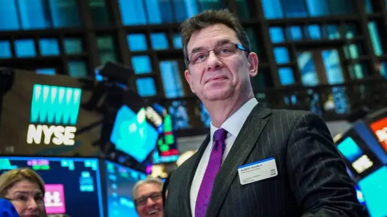 El CEO de Pfizer no se ha dado su propia vacuna contra el coronavirus: ¿por qué?