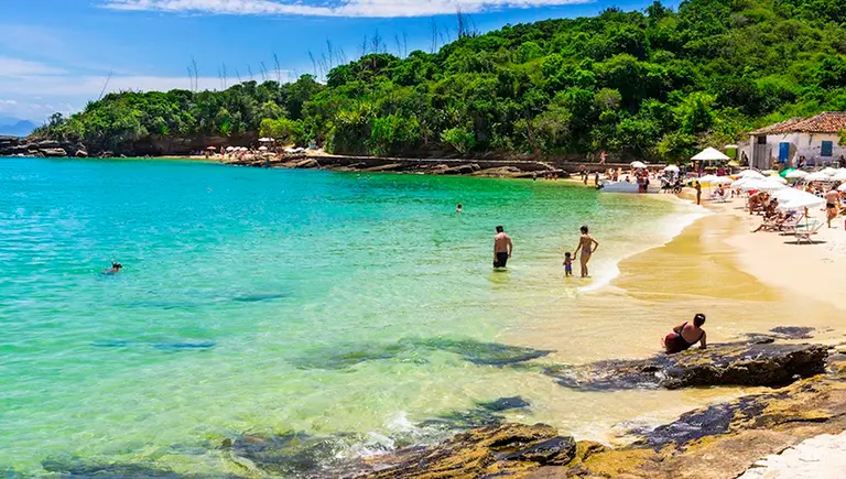 Ni Río ni Florianopolis: Aerolíneas volará a este destino brasileño amado por argentinos