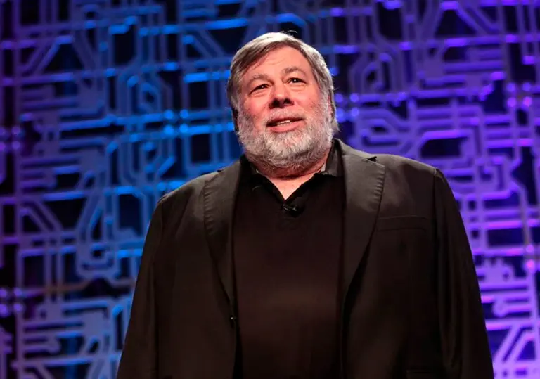 Steve Wozniak, cofundador de Apple, lanzó una dura advertencia sobre la inteligencia artificial