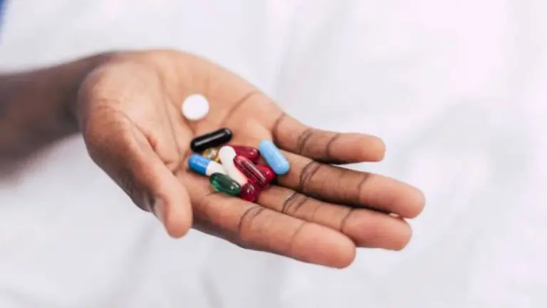 Pastillas anti coronavirus para quienes temen a las vacunas: estarían listas a fin de año