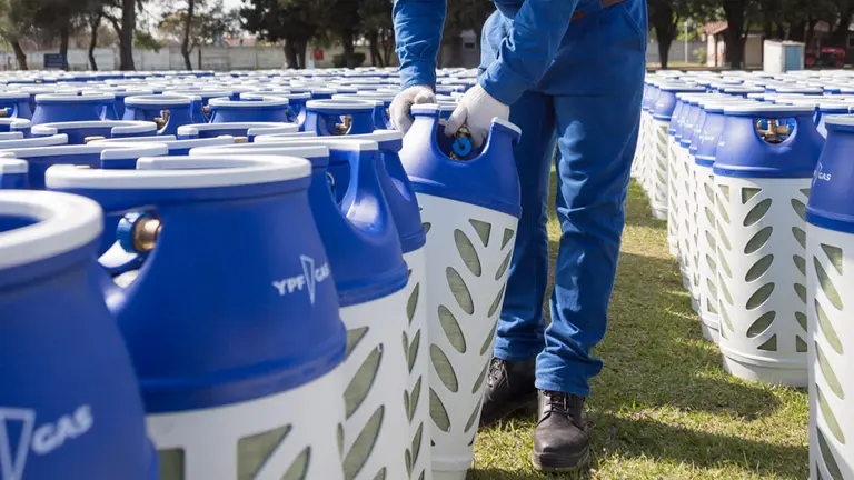 YPF incorpora envases livianos para el segmento industrial