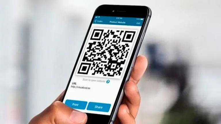 ¡Atención a escanear un código QR! cómo se pueden introducir virus o archivos indeseados en tu celular