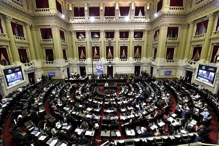 En la última sesión del año, el oficialismo logró en Diputados la sanción de la nueva fórmula de movilidad jubilatoria