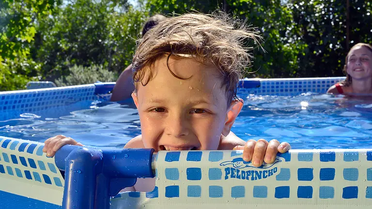 Con la ola de calor en Argentina, crece el auge de las Pelopincho: cuánto cuestan y cómo lograron ser sinónimo de pileta