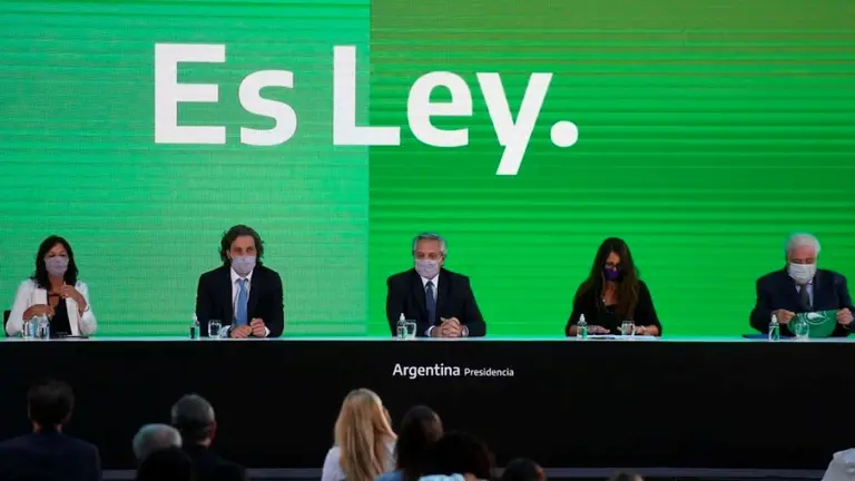 Aborto legal: el Gobierno publicó la ley en el Boletín Oficial con un cambio, ¿de qué se trata?