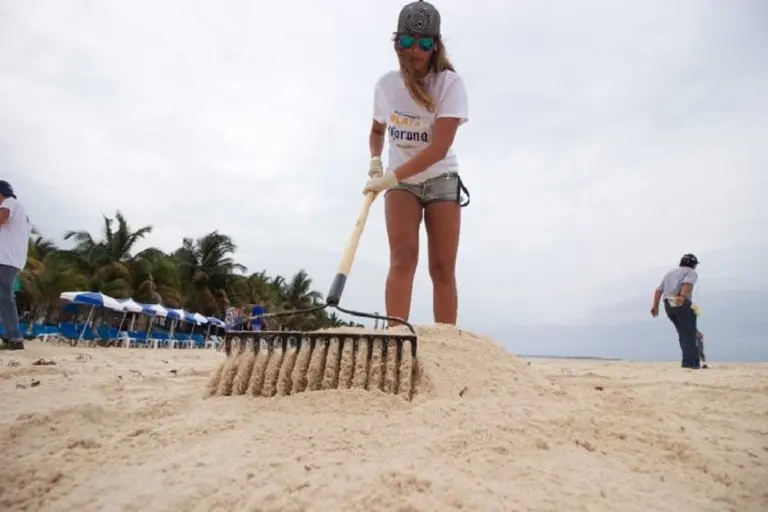 El ADN del sunset en época de pandemia: respeto a los protocolos en un entorno de playa