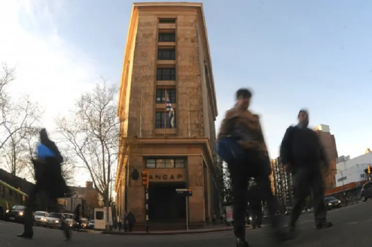 Ancap rechazó la oferta de u$s 45 millones por su empresa en Argentina tras análisis anti-lavado