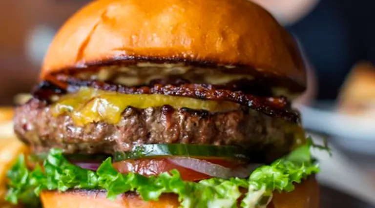 6 trucos para conseguir una hamburguesa casera jugosa y con mucho sabor