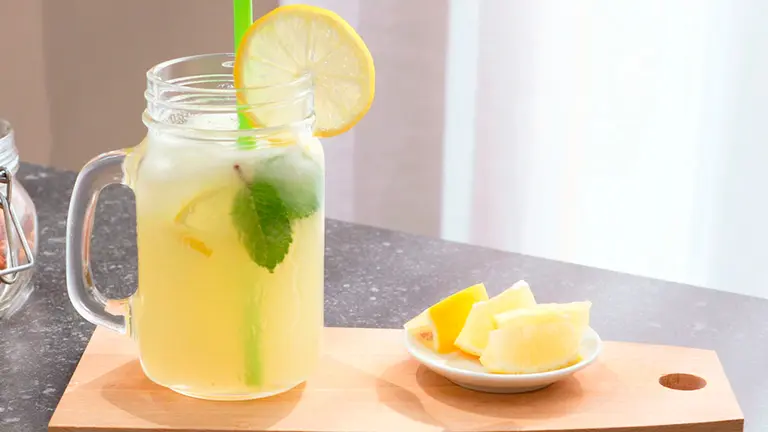 ¿Fan de la limonada? 9 ideas para renovar esta bebida clásica del verano