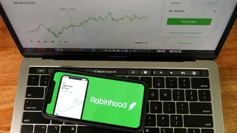 Todo el mundo habla de Robinhood y GameStop: por qué es el escándalo financiero del momento