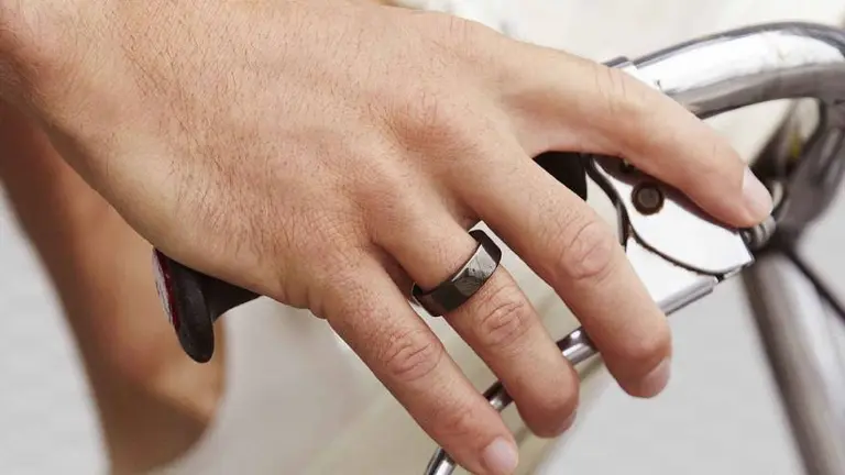 Cómo es el anillo que podría detectar el Covid-19 que usan los jugadores de la NBA