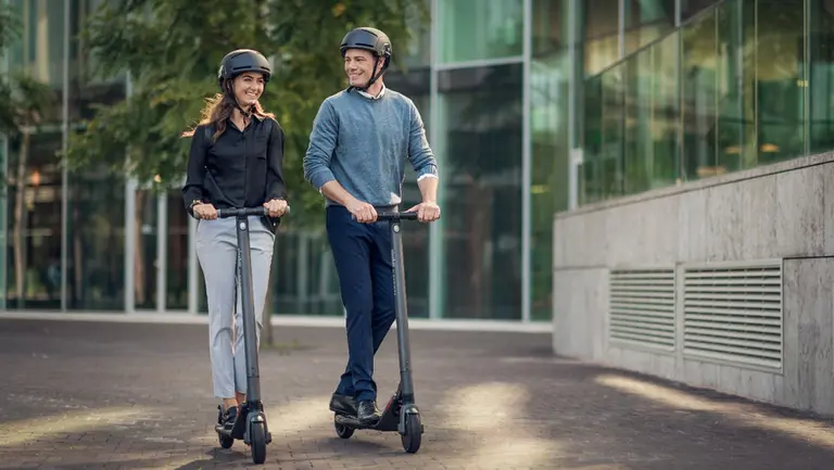 Andá por la ciudad sin contaminar: cómo es el monopatín eléctrico más vendido en Mercado Libre