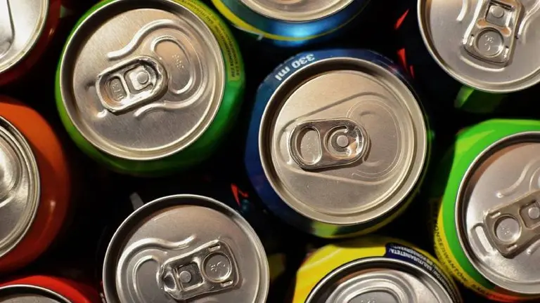 ¿Tomás bebidas energizantes? Estos son los 3 componentes que ponen en riesgo tu corazón