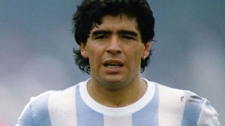 Así son las primeras monedas y billetes con la cara de Diego Maradona