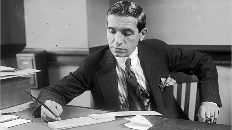 La historia de Carlo Ponzi, uno de los estafadores más famosos de la historia