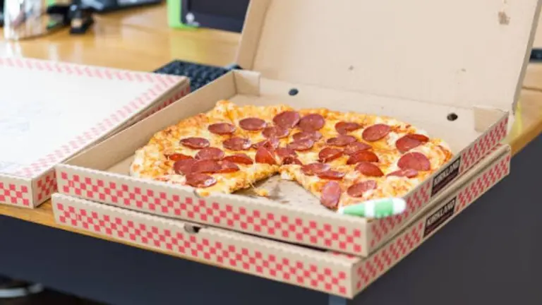 Qué tan malo puede ser comer los alimentos que quedaron fuera de la heladera por muchas horas