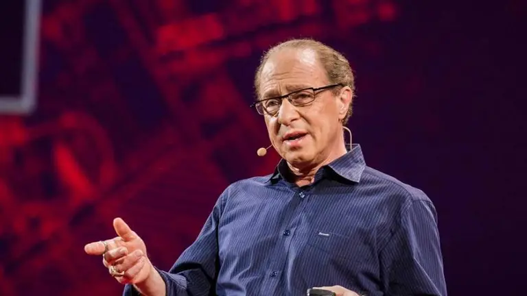 Las principales profecías de un gurú tecnológico que podrían cambiar la humanidad: ¿se acerca el fin del envejecimiento?