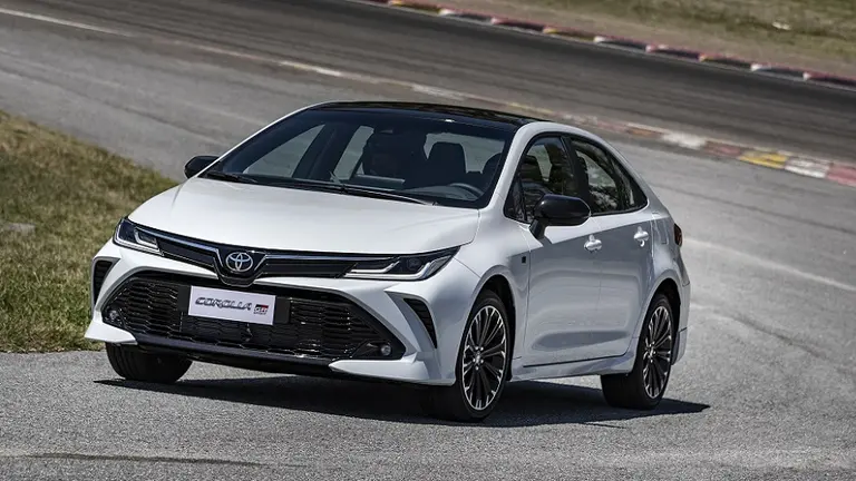 Toyota presentó el nuevo Corolla GR-S, el más deportivo