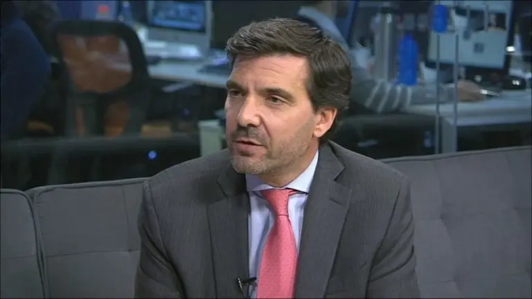 Reconocido economista advierte que "la brecha seguirá tensionada a pesar del mayor ingreso de dólares"