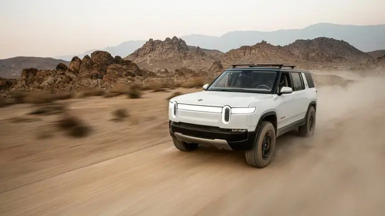 Aunque no tiene ingresos, Rivian es el tercer fabricante de autos más importante del mundo en bolsa