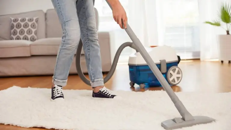 Empleadas domésticas: cuánto va a haber que pagar desde el viernes que viene