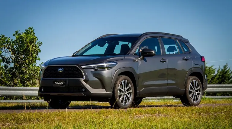 Descubrí cómo es el Toyota Corolla Cross: versiones y detalles del nuevo SUV mediano