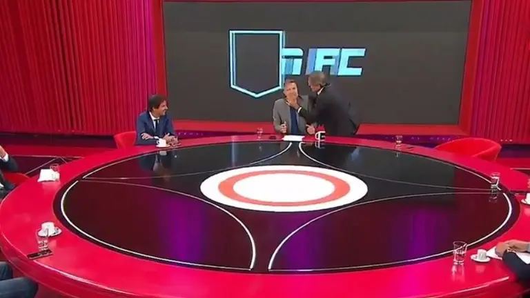 Oscar Ruggeri tomó del cuello a Alejandro Fantino para recordar una anécdota