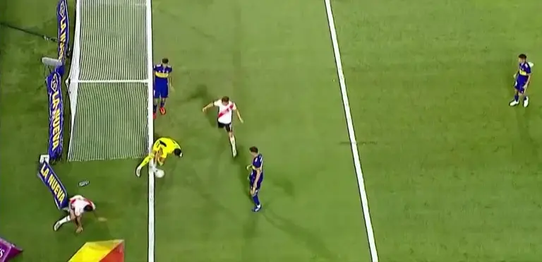 Superclásico: un parapsicólogo explica por qué no entró la pelota al final del partido