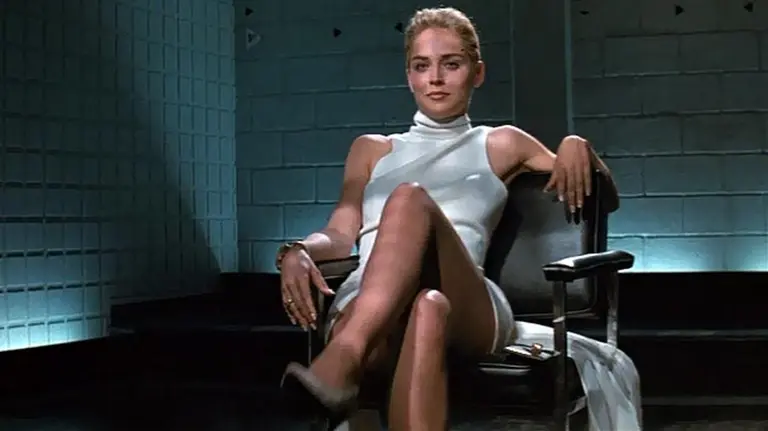 Sharon Stone contó cómo la engañaron para no usar ropa interior en "Bajos instintos"