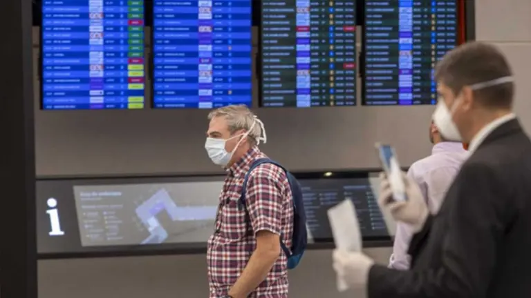 Viajes: extienden el cierre de fronteras para turistas y fijan nuevas medidas sanitarias