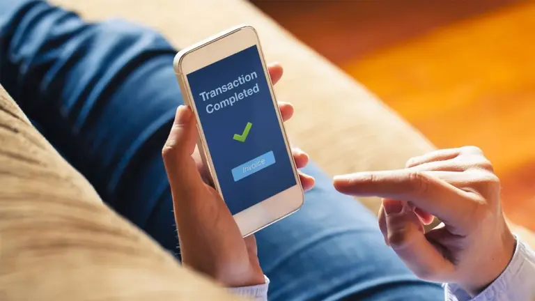 ¿Conviene sacar un crédito a través de una fintech?: son rápidos y simples pero tenés que mirar la tasa