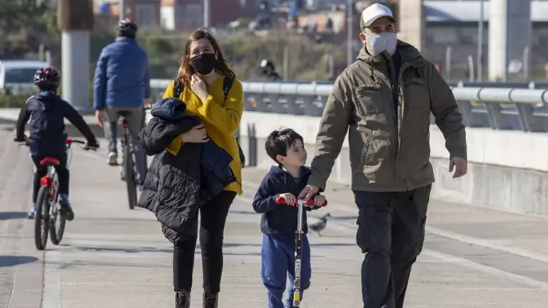 De vuelta a la normalidad: este país se prepara para levantar restricciones contra el coronavirus