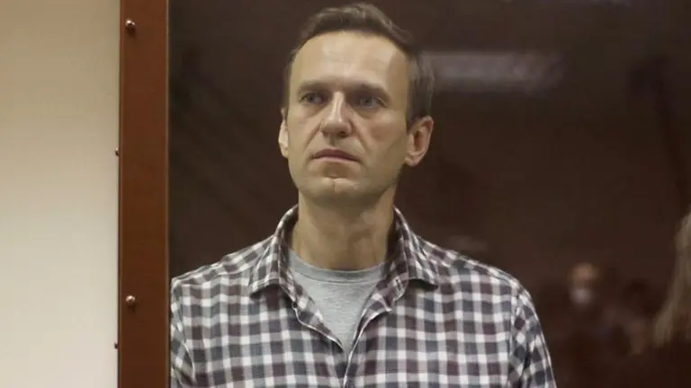 Se deteriora la salud Navalny, el principal opositor de Putin: "Está perdiendo sensibilidad en piernas y manos"