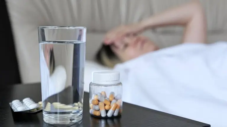 ¿Te duele la cabeza? El motivo por el que no deberías tomar pastillas para tratarlo