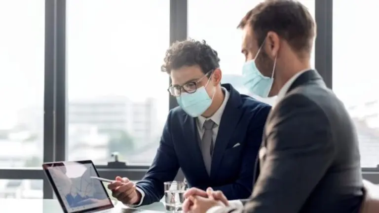 Sector por sector, qué prefieren jefes y empleados: ¿trabajar de manera remota o ir a la oficina?