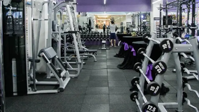 Dueño de gimnasios: "Cerrame lo que me da de comer y no te pago más impuestos"