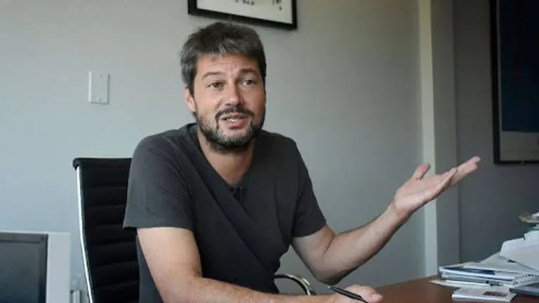 Acusan al Ministerio de Turismo de pagar us$ 100.000 para auspiciar un recital online de Ricardo Arjona