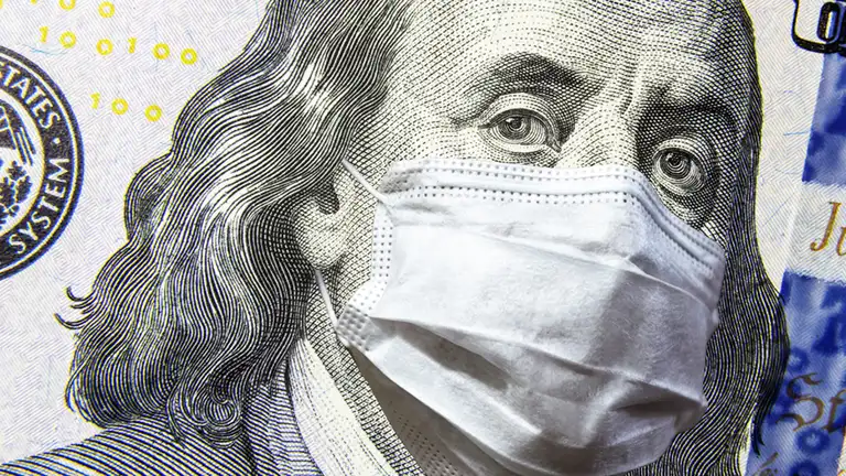 Más de 40 economistas revelan el nuevo precio que prevén para el dólar en los próximos meses