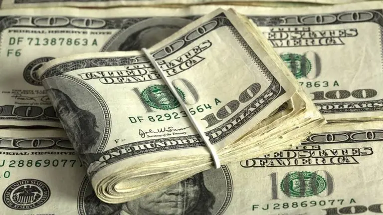 Dólares con "cara chica": por qué conviene no recibirlos y cuáles son las claves para hacerlos valer al 100%