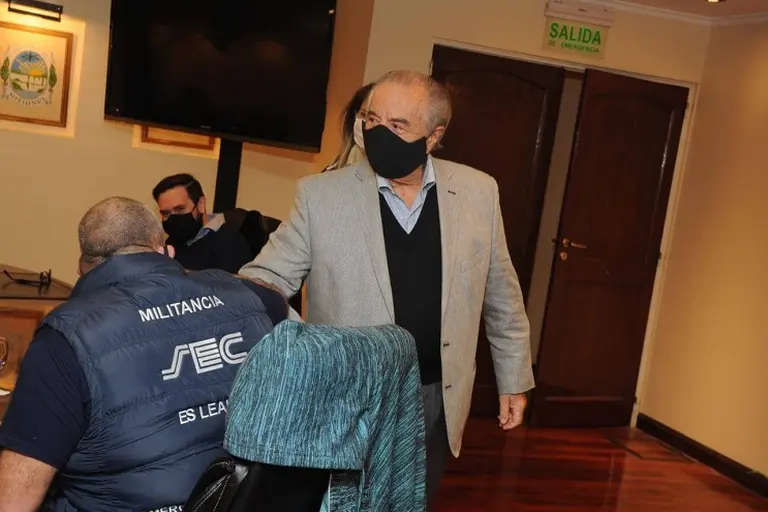 Coronavirus: Cavalieri exige que se vacune con "rapidez" a los empleados de comercio