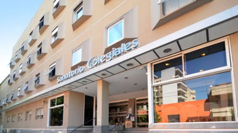 El Sanatorio Colegiales se quedó sin camas de terapia intensiva, ¿cómo está el sistema de salud de CABA?