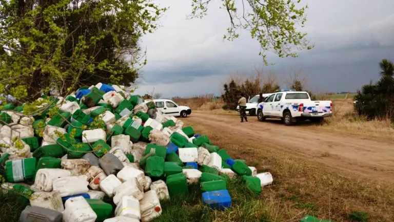 Bayer Monsanto, Dow, Dupont y Syngenta, sancionadas: multa de casi $800 millones por no retirar envases de venenos