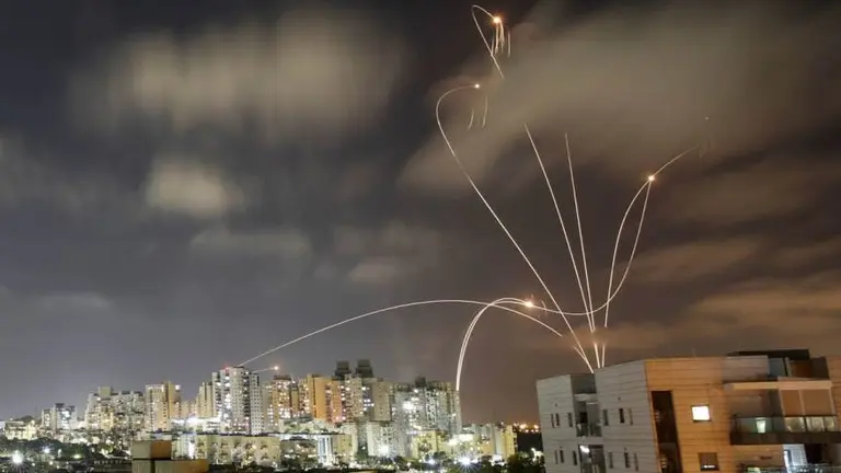 Se agravan los enfrentamientos: unos 200 cohetes se dispararon desde Gaza contra Israel