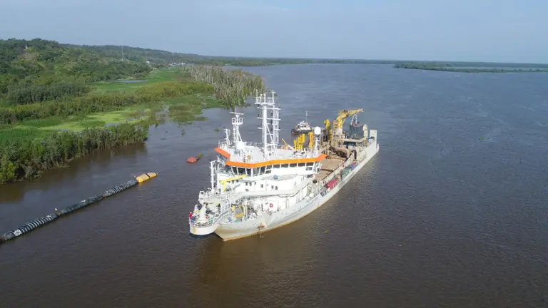 Hidrovía: Jan de Nul redobla esfuerzos de dragado para compensar la bajante del Paraná