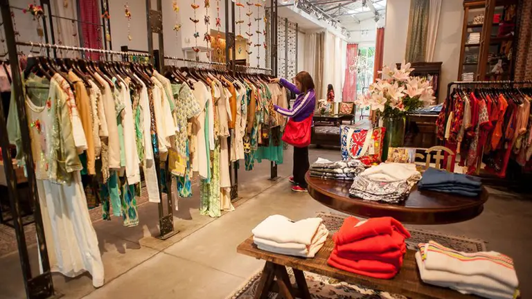 Los precios de indumentaria y calzado ya subieron casi 100% en el último año