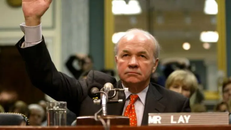 El rey de la simulación: el día que Kenneth Lay "dibujó números" y cometió fraude por u$s63.000 millones