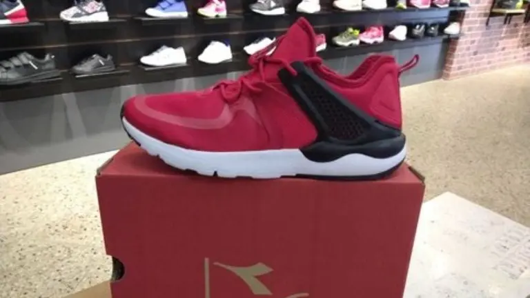 De la mano de un ex fabricante de Adidas, aumentará la producción de zapatillas Diadora en el país