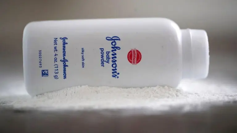 Johnson & Johnson tendrá que pagar u$s2.100 millones por vender talco cancerígeno