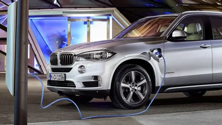 En plena sequía de 0 kilómetros, el Gobierno activó la importación de autos eléctricos, híbridos y a hidrógeno