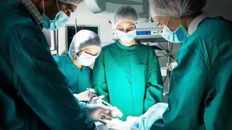 Se multiplican las cirugías estéticas y preocupa el impacto de las redes